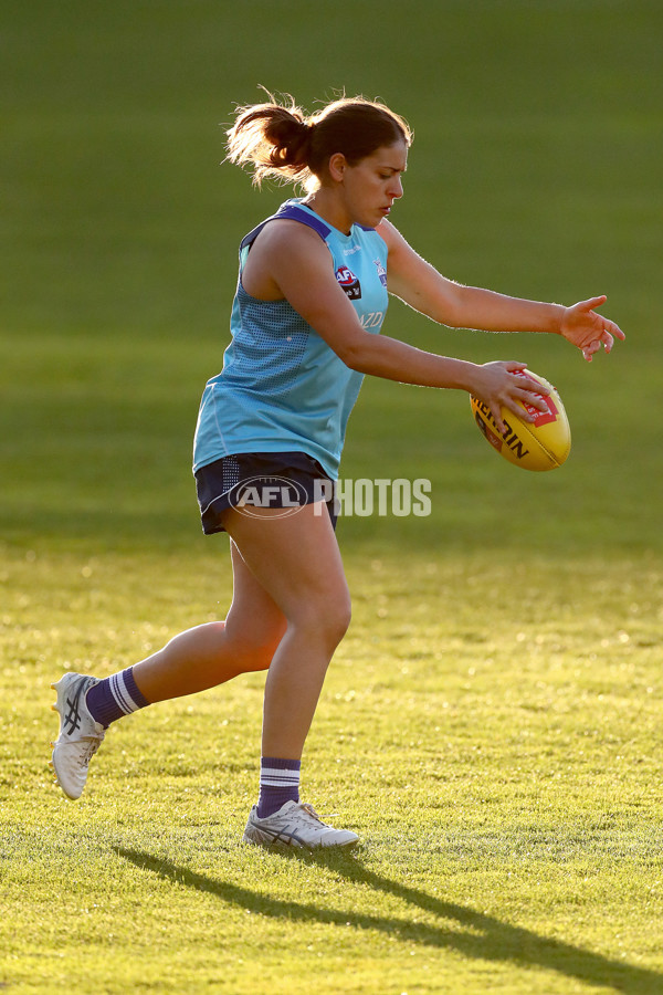 AFLW 2022 S7 Training - North Melbourne 171122 - A-582523