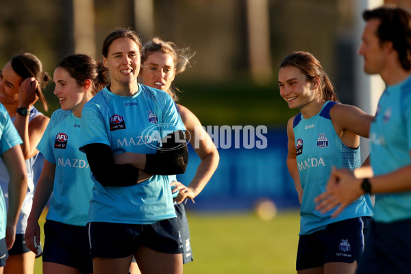 AFLW 2022 S7 Training - North Melbourne 171122 - A-582535