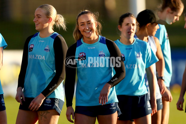 AFLW 2022 S7 Training - North Melbourne 171122 - A-582542