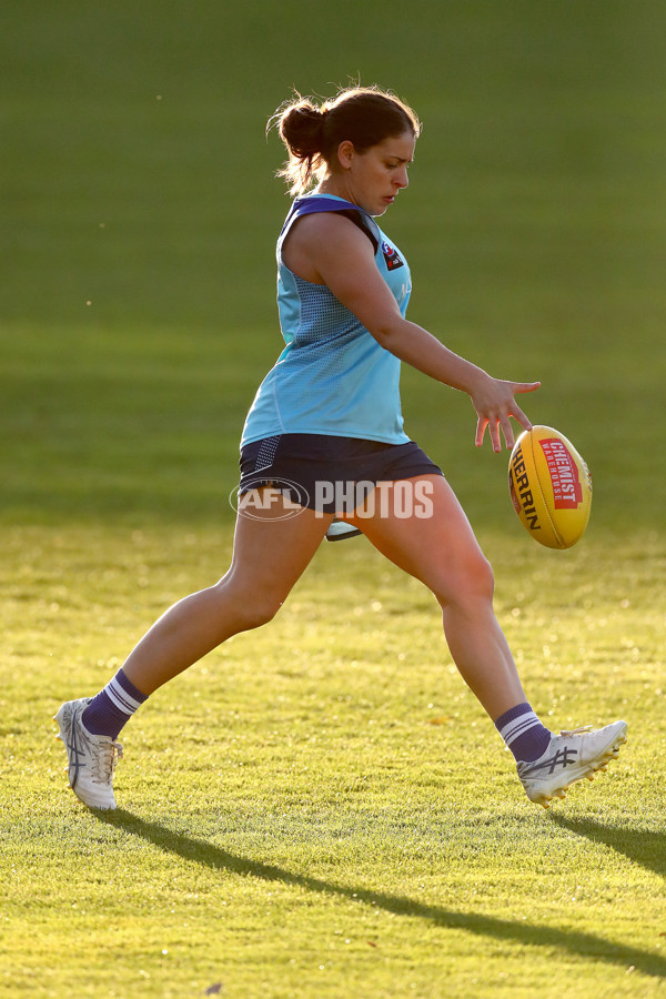 AFLW 2022 S7 Training - North Melbourne 171122 - A-584895