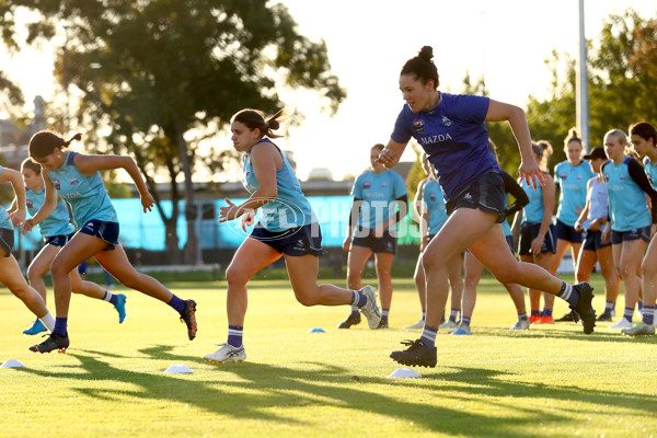 AFLW 2022 S7 Training - North Melbourne 171122 - A-584931