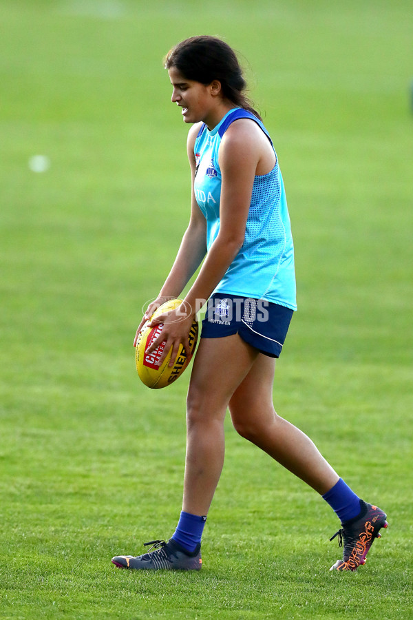 AFLW 2022 S7 Training - North Melbourne 171122 - A-585612