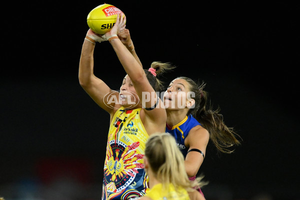 AFLW 2022 S7 First Preliminary Final - Brisbane v Adelaide - A-588883