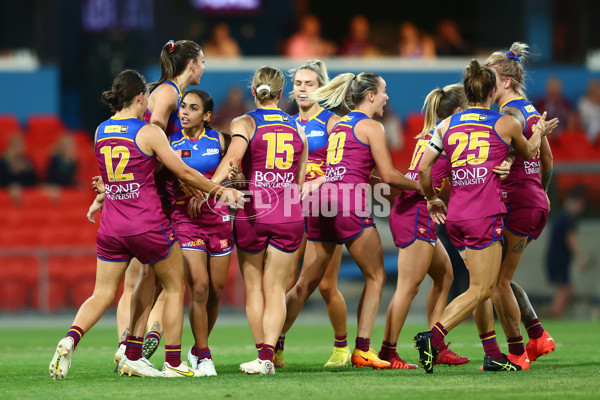 AFLW 2022 S7 First Preliminary Final - Brisbane v Adelaide - A-591539