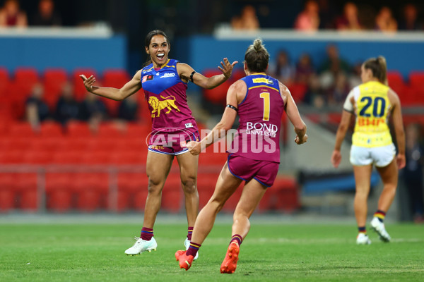 AFLW 2022 S7 First Preliminary Final - Brisbane v Adelaide - A-593583