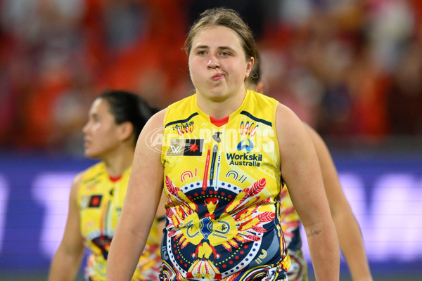 AFLW 2022 S7 First Preliminary Final - Brisbane v Adelaide - A-593656