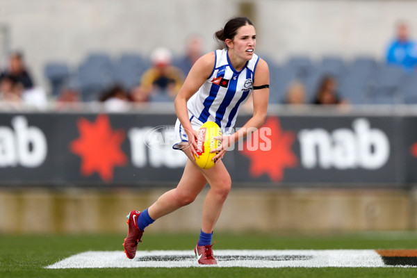 AFLW 2022 S7 Second Preliminary Final - Melbourne v North Melbourne - A-599594