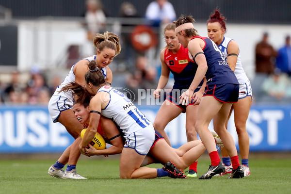 AFLW 2022 S7 Second Preliminary Final - Melbourne v North Melbourne - A-599608