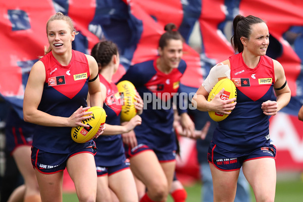 AFLW 2022 S7 Second Preliminary Final - Melbourne v North Melbourne - A-600043