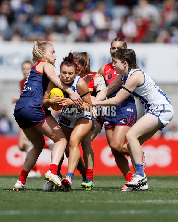 AFLW 2022 S7 Second Preliminary Final - Melbourne v North Melbourne - A-600083