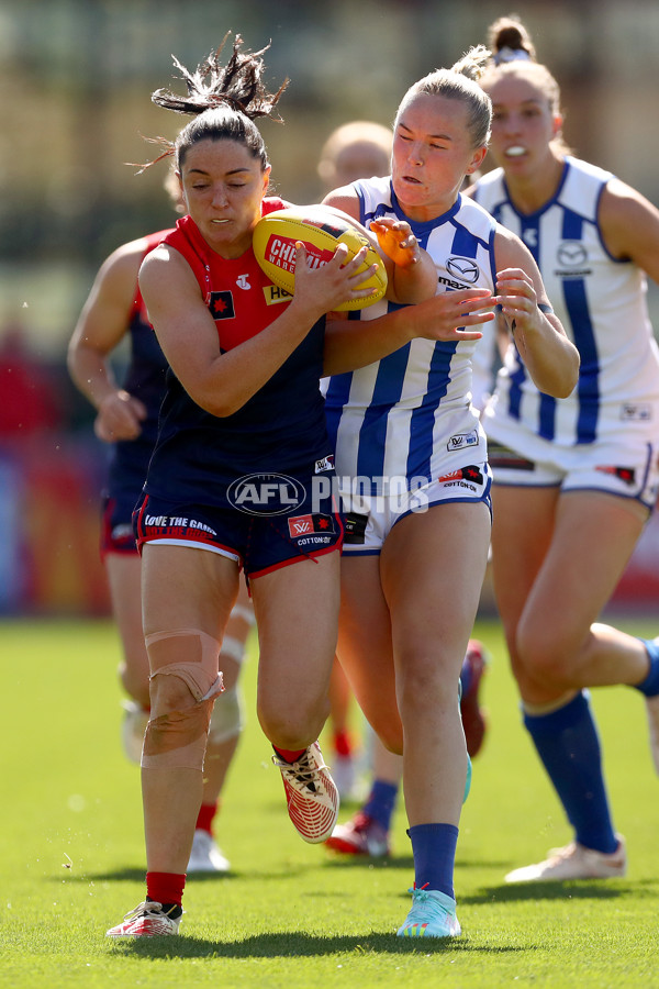 AFLW 2022 S7 Second Preliminary Final - Melbourne v North Melbourne - A-602316