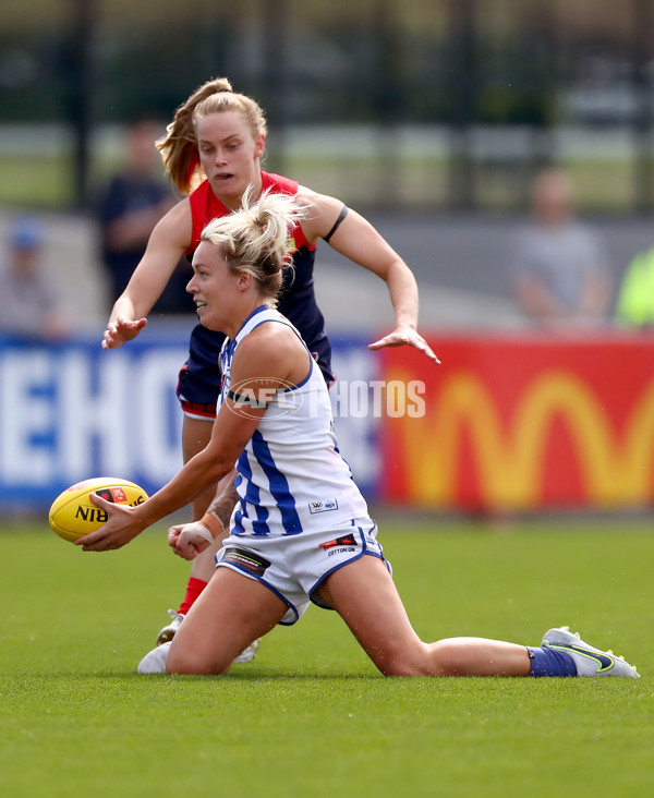 AFLW 2022 S7 Second Preliminary Final - Melbourne v North Melbourne - A-602780