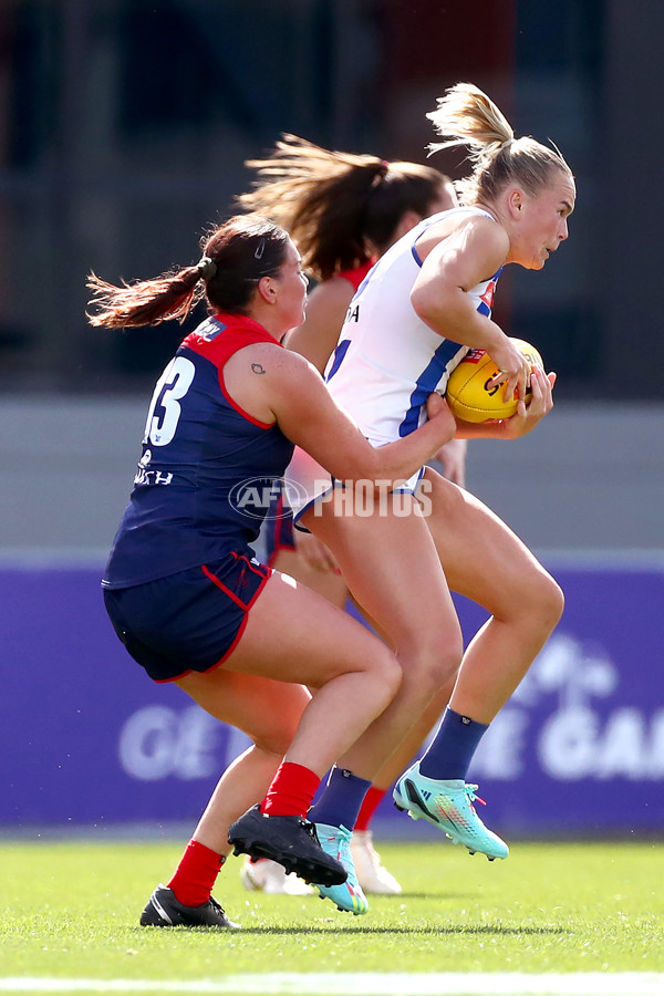 AFLW 2022 S7 Second Preliminary Final - Melbourne v North Melbourne - A-602784