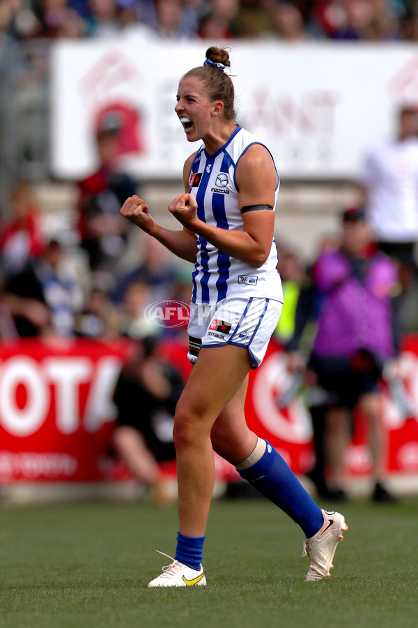 AFLW 2022 S7 Second Preliminary Final - Melbourne v North Melbourne - A-605241