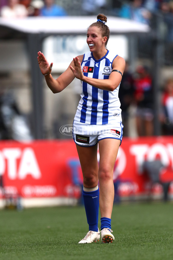 AFLW 2022 S7 Second Preliminary Final - Melbourne v North Melbourne - A-605637