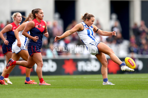 AFLW 2022 S7 Second Preliminary Final - Melbourne v North Melbourne - A-605641