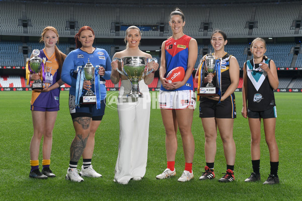 AFLW 2022 S7 Media - Melbourne Demons Media Opportunity 211122 - A-630716