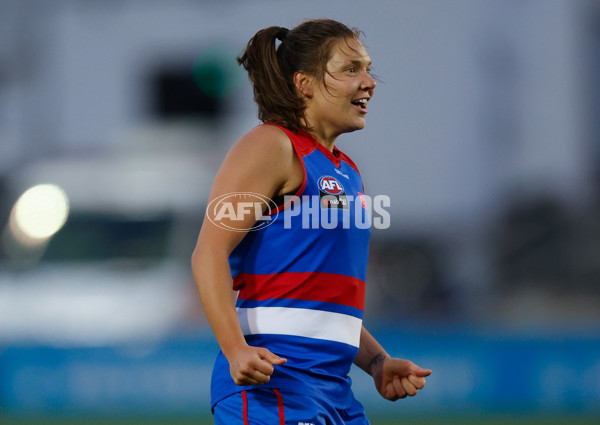 AFLW 2022 Round 10 - Western Bulldogs v Fremantle - A-654769