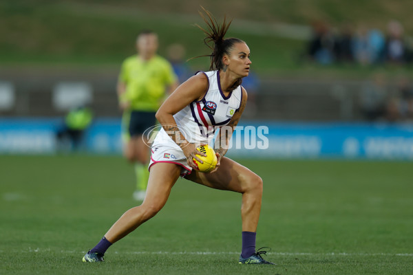 AFLW 2022 Round 10 - Western Bulldogs v Fremantle - A-657358