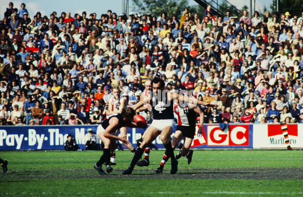 VFL 1970's - St Kilda v Carlton - 26480