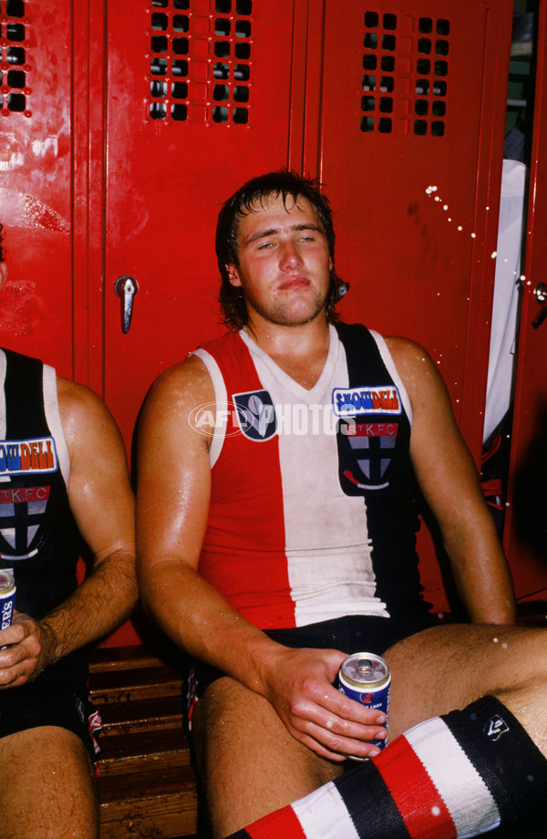 VFL 1989 - St Kilda Saints - 27756