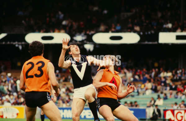 VFL 1970's State of Origin Match - Victoria v South Australia - 28389