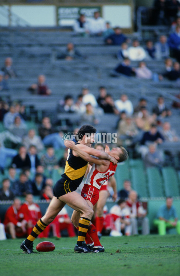 VFL 1980's - Richmond v Sydney - 28691