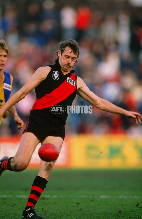 VFL 1988 - Essendon Bombers - 29496