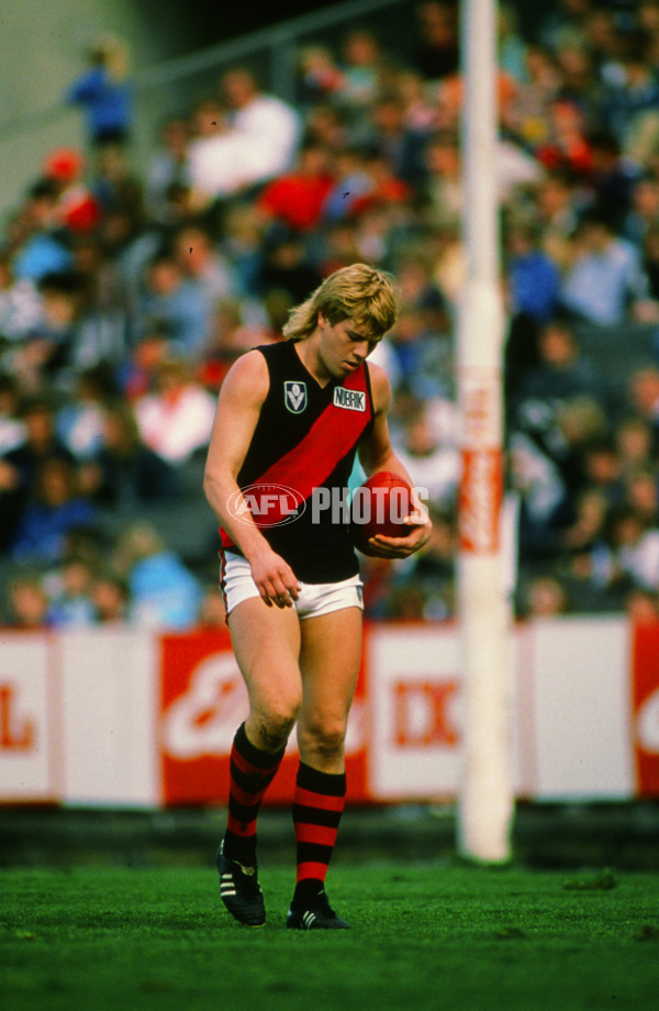 VFL 1988 - Essendon Bombers - 29608