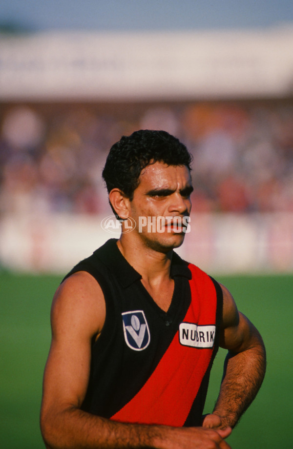 VFL 1989 - Essendon Bombers - 30301