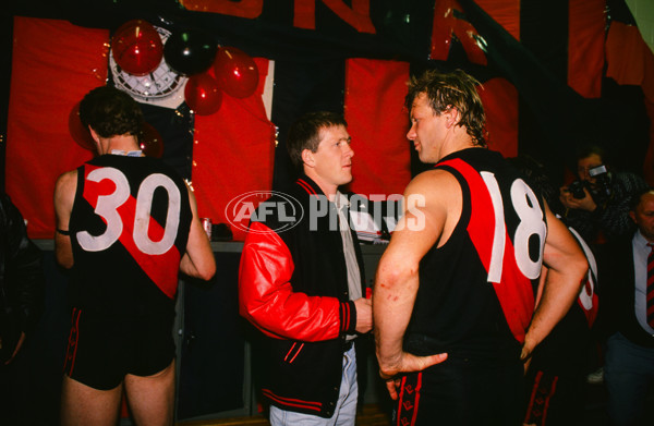 VFL 1989 - Essendon Bombers - 29796