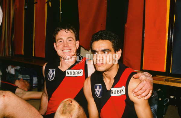 VFL 1989 - Essendon Bombers - A-677003