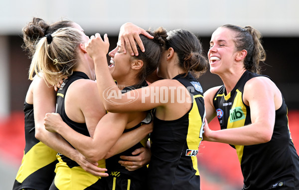 AFLW 2022 Round 04 - Gold Coast v Richmond - A-677087