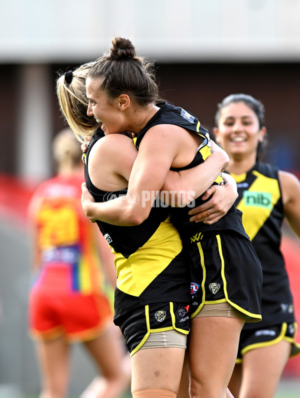 AFLW 2022 Round 04 - Gold Coast v Richmond - A-677091