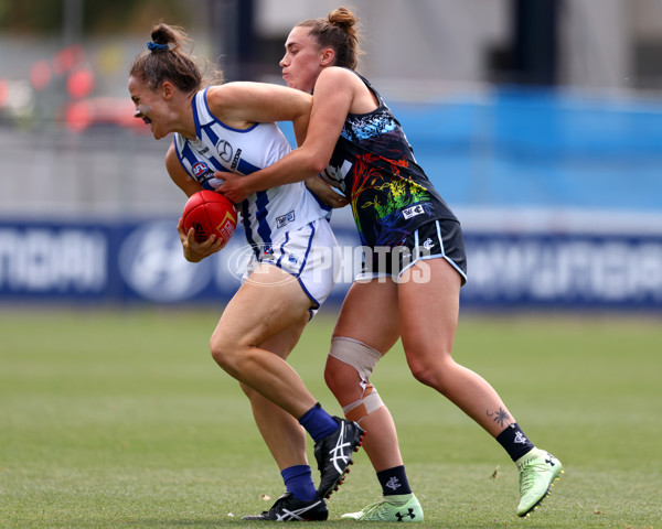 AFLW 2022 Round 04 - Carlton v North Melbourne - A-677102