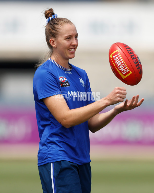 AFLW 2022 Round 04 - Carlton v North Melbourne - A-677261