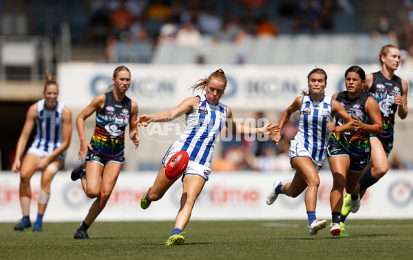 AFLW 2022 Round 04 - Carlton v North Melbourne - A-677278