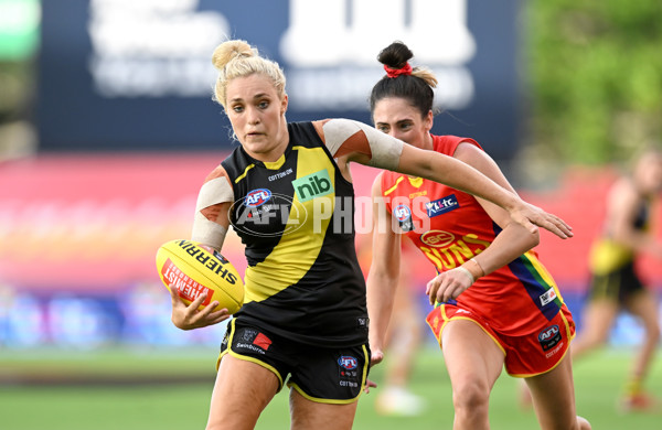 AFLW 2022 Round 04 - Gold Coast v Richmond - A-679329