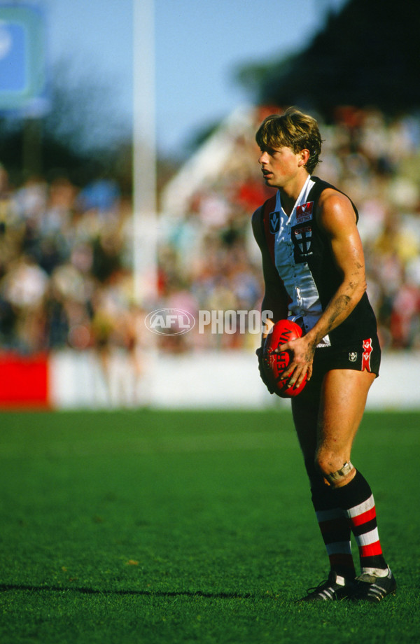 VFL 1985 - St Kilda Saints - 27475