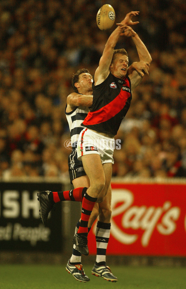 AFL 2002 Rd 1 - Essendon v Geelong - 132098