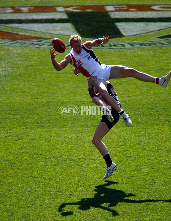 AFL 2010 Toyota Grand Final Replay - Collingwood v St Kilda - 219494