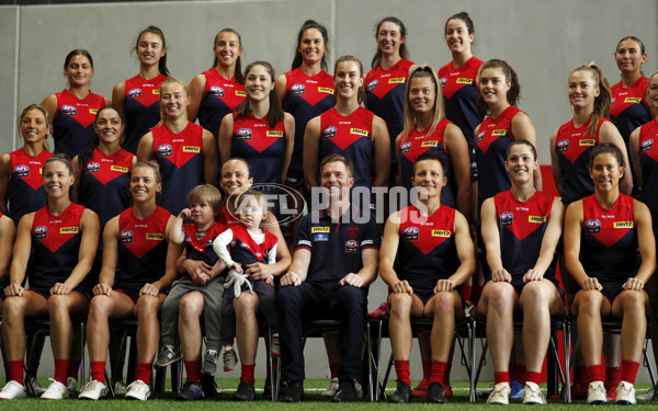 AFLW 2022 Media - Melbourne Team Photo Day - 897192