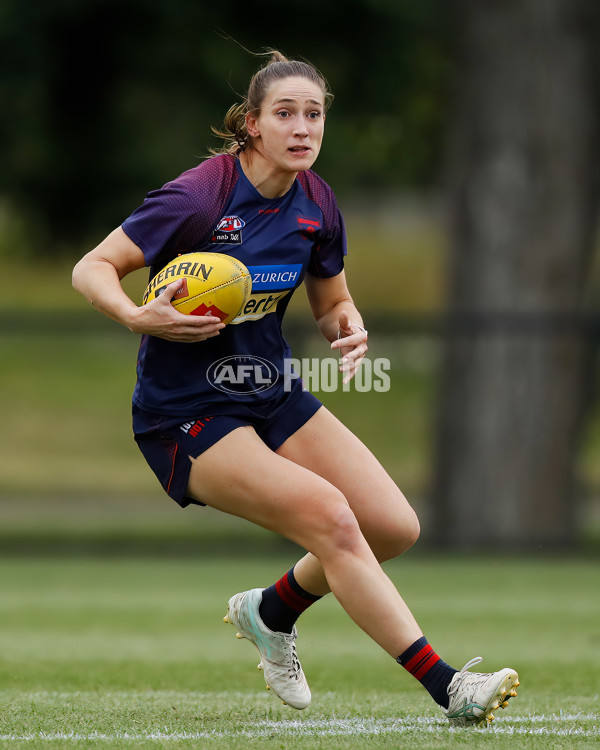 AFLW 2022 S7 Training - Melbourne 241122 - A-779119