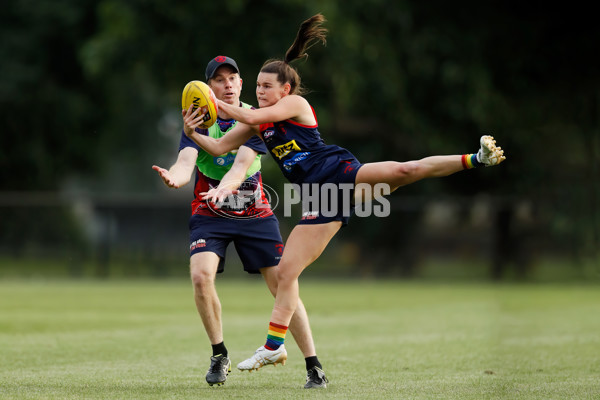 AFLW 2022 S7 Training - Melbourne 241122 - A-779358