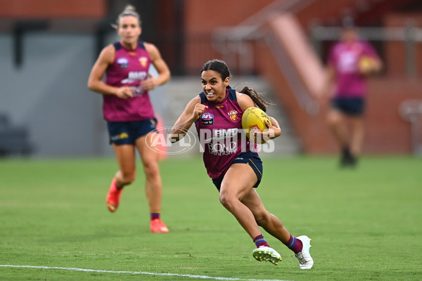 AFLW 2022 S7 Training - Brisbane Lions 241122 - A-781371