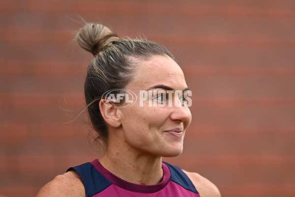 AFLW 2022 S7 Training - Brisbane Lions 241122 - A-781394