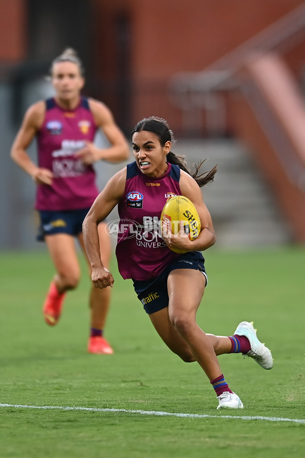 AFLW 2022 S7 Training - Brisbane Lions 241122 - A-781413