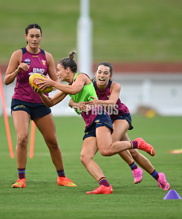 AFLW 2022 S7 Training - Brisbane Lions 241122 - A-782367