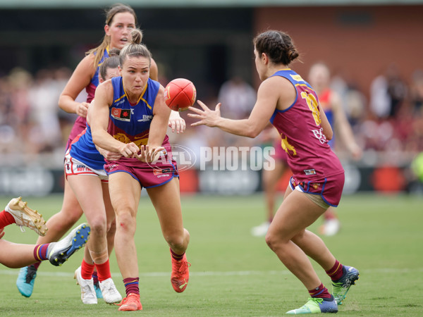 AFLW 2022 S7 Grand Final - Brisbane v Melbourne - A-789866