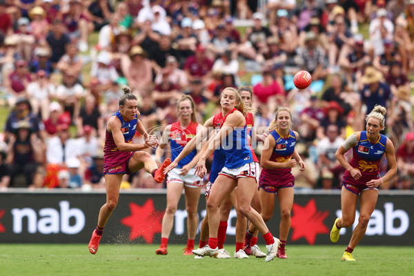 AFLW 2022 S7 Grand Final - Brisbane v Melbourne - A-796215